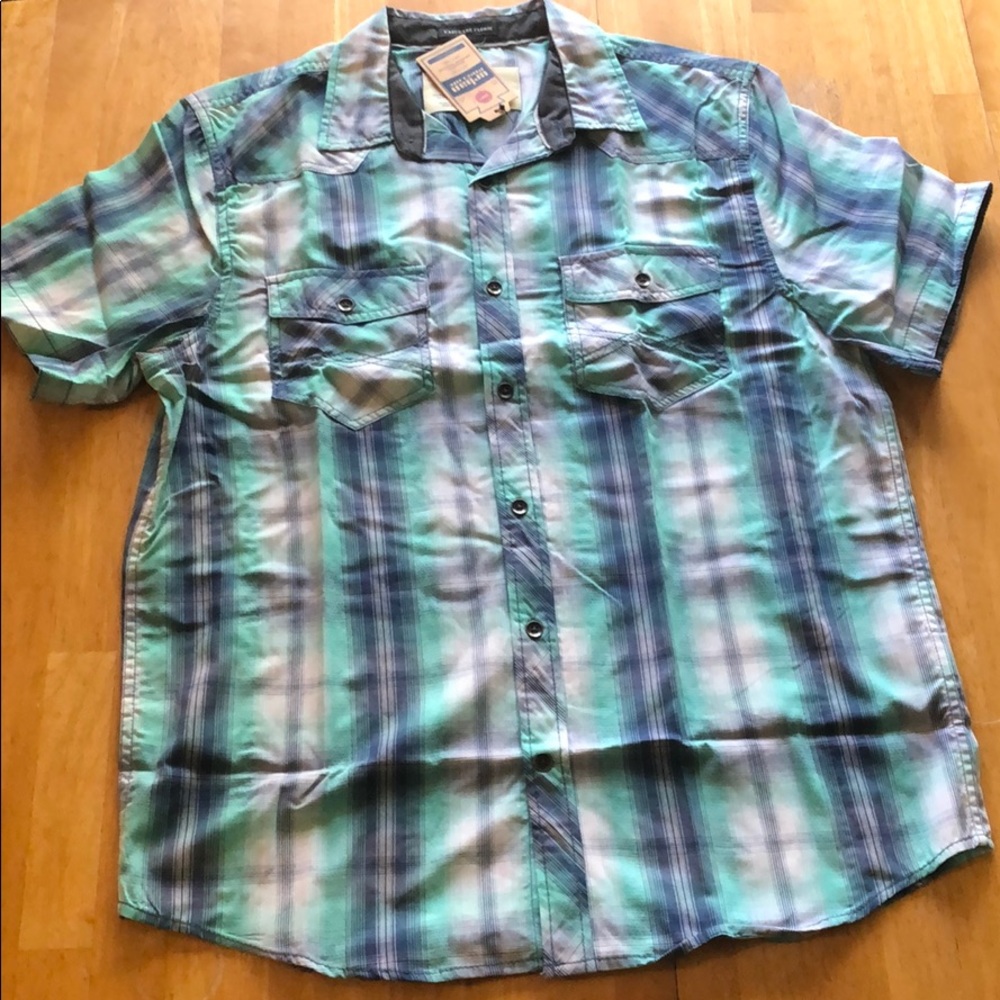 Urban pipeline button-down